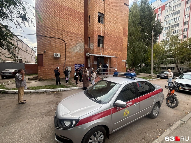 Во второй день очередь была чуть меньше | Источник: Ксения Бирюкова / 63.RU