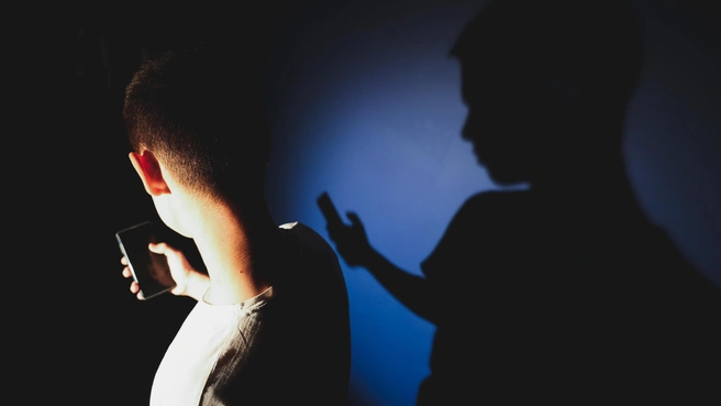 Ловят подростков на геолокацию. МВД предупреждает о мошенничестве через сервисы знакомств | Источник: Наталья Лапцевич / 74.RU