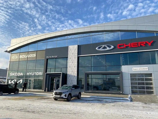 В салоне «Восток-Моторс» на Алебашевской, 11 представлены модели Chery и Tenet | Источник: «Восток Моторс»