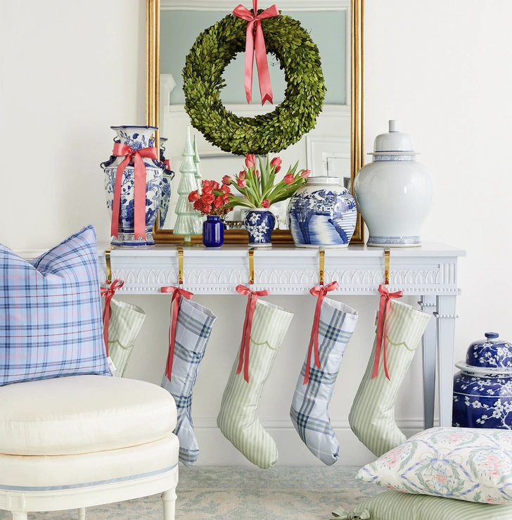 Идеи новогоднего декора 2026: 55+ фото и идей | Источник: Кэти Никсон