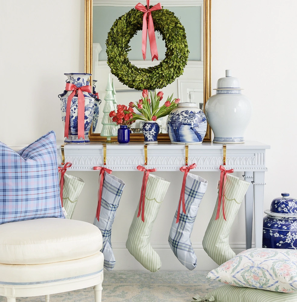 Идеи новогоднего декора 2026: 55+ фото и идей | Источник: Кэти Никсон