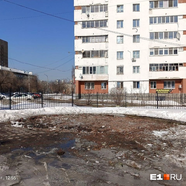 А это место сноса на перекрестке Фурманова — 8 Марта | Источник: читательница E1.RU Анастасия