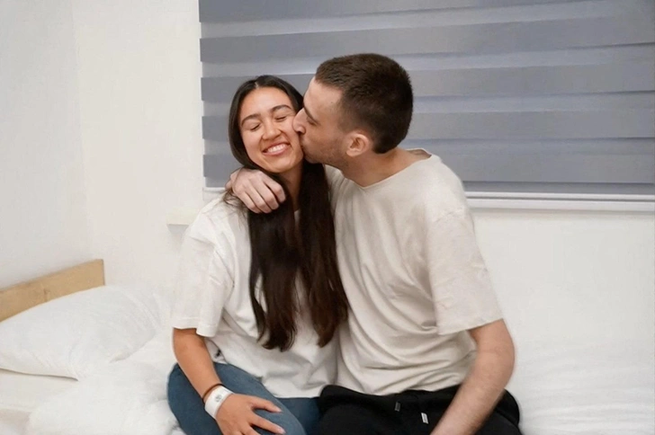 Бывшая израильская заложница Ноа Аргамани воссоединилась с парнем — он тоже был в плену ХАМАС | Источник: Reuters