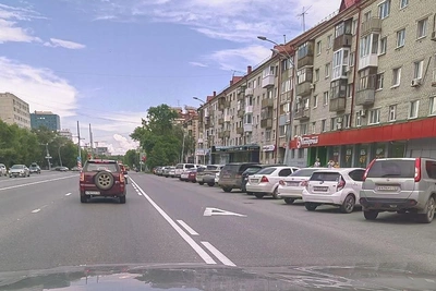 На улице Мельникайте появилась автобусная полоса