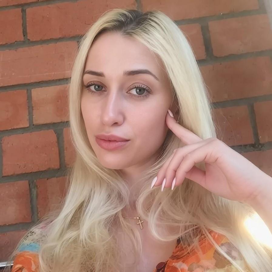 «Боялась эксгумации?»: нотариус Елена Подобедова выкопала тело мужа и сожгла — чего на самом деле она добивалась