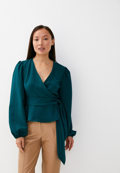 Блуза темно-зеленого цвета с баской и поясом