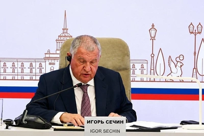 Сечин на ПМЭФ: армия машин и дефицит воды