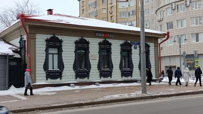 Реликты «деревенской» жизни можно обнаружить в самом центре — они смогли вписаться даже в нынешнюю реальность | Источник: Стас Соколов / NGS.RU