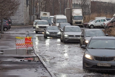 На Качалова в Петербурге вновь подтопление из-за забитой канавы