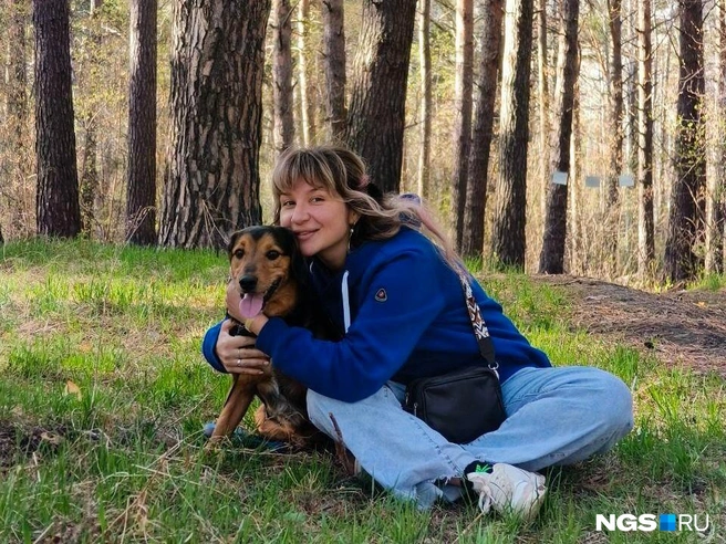 Воспитать в прошлом уличную собаку не всегда просто | Источник: Настасья Медведева / NGS.RU