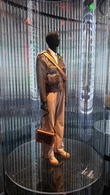 Необычный музей Louis Vuitton в Шанхае выполнен в форме огромного корабля. Его вы могли увидеть на фото выше | Источник: из личного архива Татьяны Грущаковой