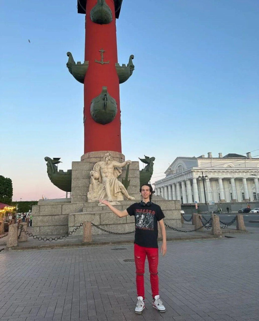 Петр родился и вырос в Санкт-Петербурге | Источник: petr_og / Instagram (деятельность запрещена в РФ)