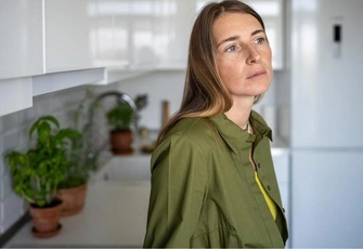 «В 35 лет я ощущаю, что подошел конец жизни. Я не построила ни отношения, ни карьеру, зато выгорела и растеряла друзей»