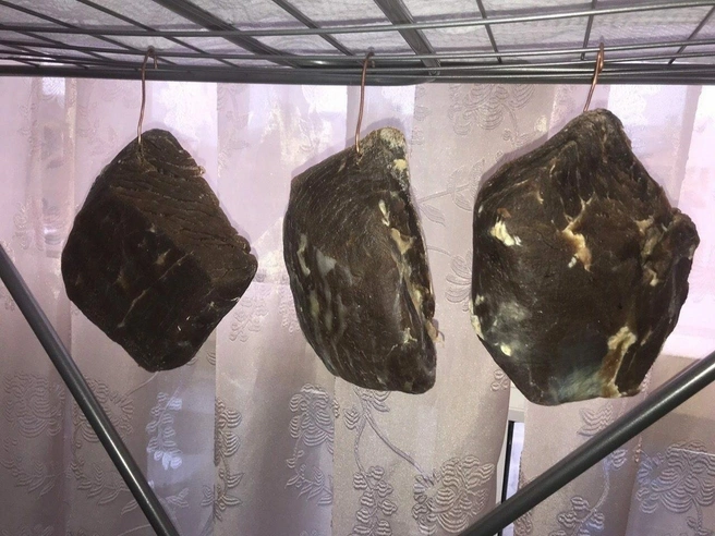 За день бастурму не приготовить, придется запастись терпением | Источник: Артуш Костанян