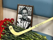 Умершего от укуса клеща 17-летнего хоккеиста Евгения Хвалько похоронили на Урале