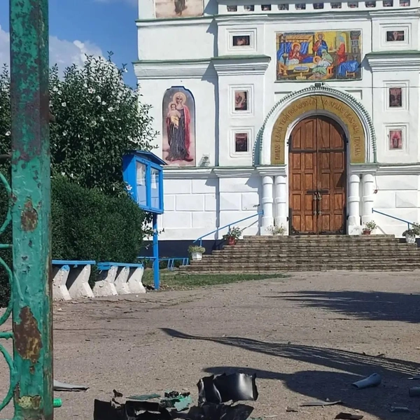 В момент атаки в радиусе 5 метров находилась семья священника с ребёнком | Источник: Бердянская епархия Русской Православной Церкви / VK.ru