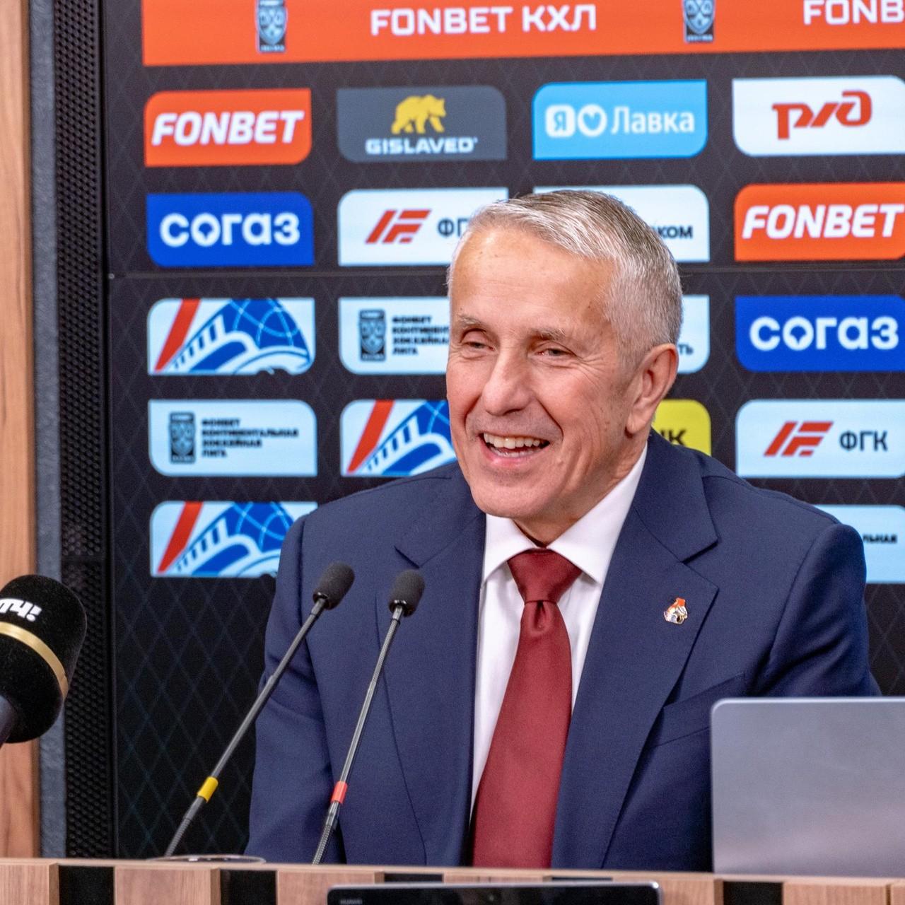 <p>Боб Хартли</p>