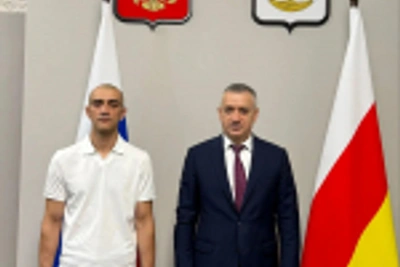 Медаль «Во Славу Осетии» вручена сотруднику УФССП