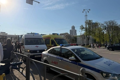 «Хотел уйти от удара»: доставщик врезался в толпу в Екатеринбурге