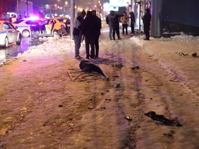 Всех пострадавших доставили в медучреждения на скорой помощи, врачи определяют тяжесть травм | Источник: Андрей Бортко / NGS.RU