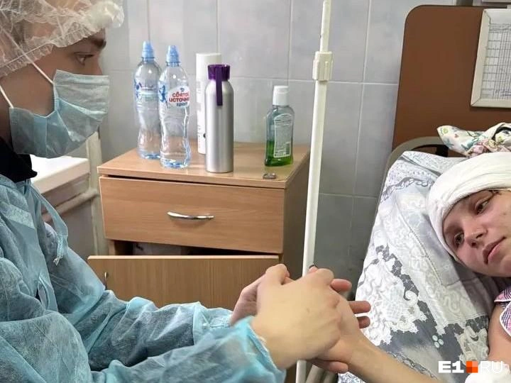 Владимир, молодой человек Алисы, был с ней в машине — а потом поддерживал ее | Источник: Алиса Алехина