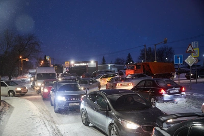 Трёхкилометровый затор и 7-балльные пробки в Новосибирске