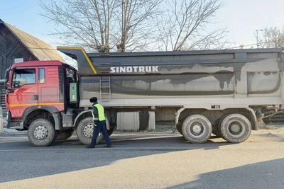 Грузовик в Нижнем Тагиле насмерть сбил женщину
