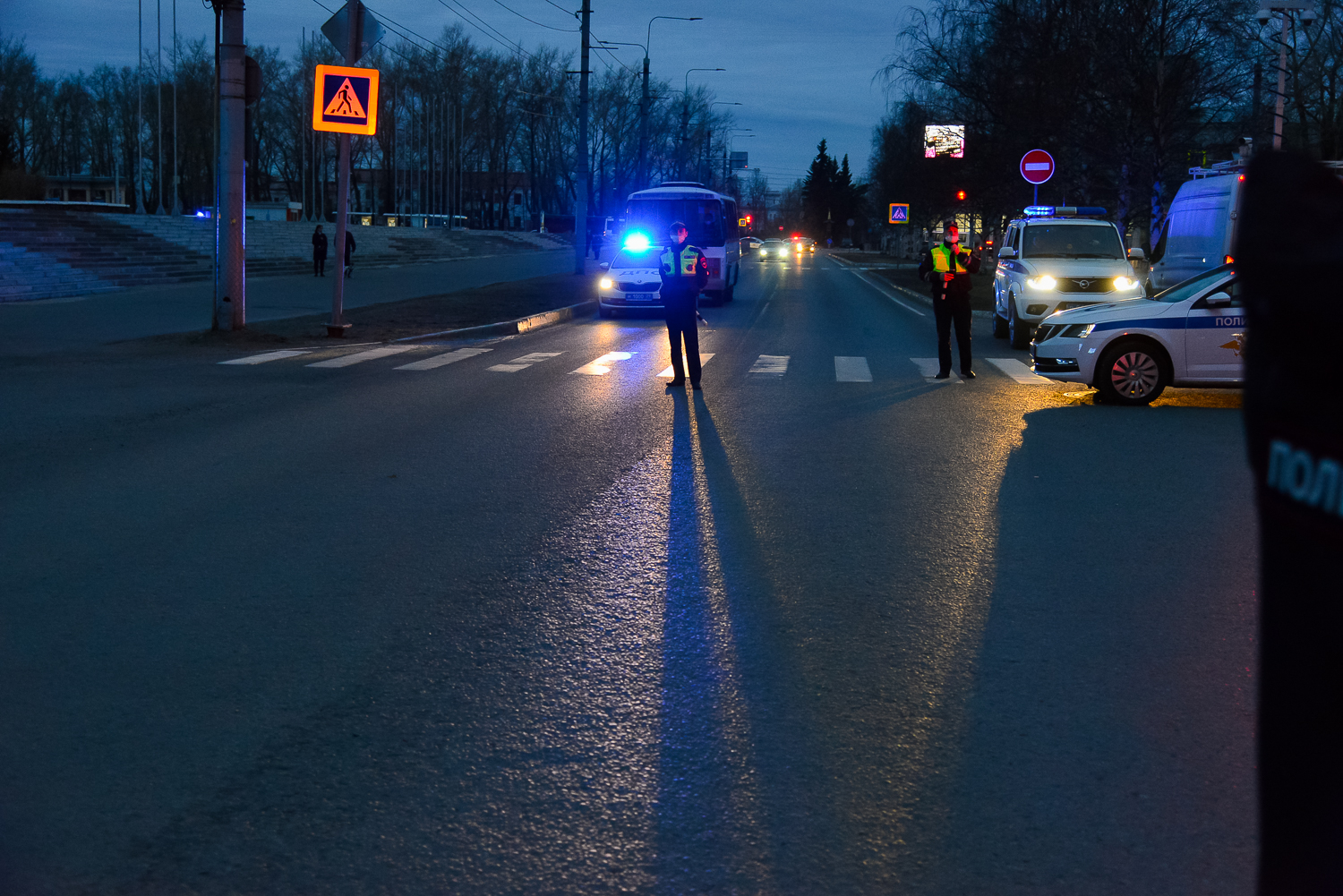 Экс-гаишники из Архангельска брали взятки у бизнесменов: одному дали 7,5 лет, другой ушел на СВО