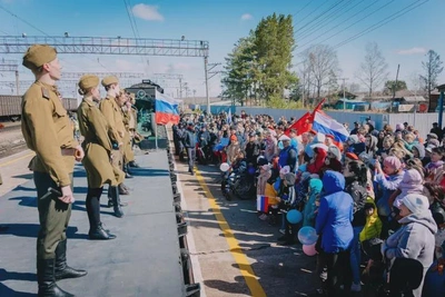 Помощь маломобильным на ЗабЖД при встрече ретропоездов Победа