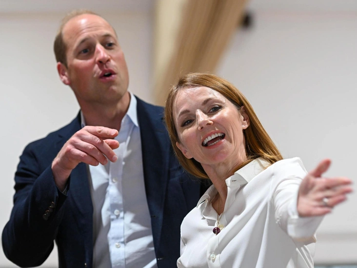 Принц Уильям и Джери Холливелл во время посещения начальной школы Maindee в Ньюпорте, 26 июня 2023 | Источник: Legion Media