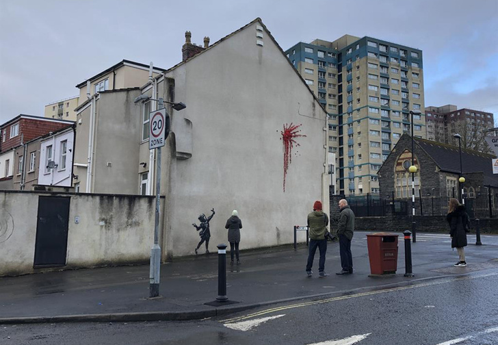 В Англии появилось граффити ко Дню святого Валентина, возможно созданное Бэнкси