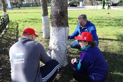 Сергей Дмитриев принял участие в благоустройстве Парка Победы