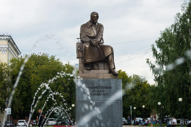Первая радиограмма, которую отправил Александр Попов, состояла из двух слов — «Генрих Герц».
