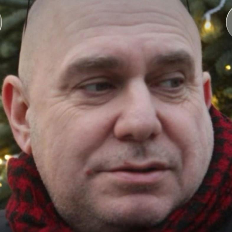 <p>Дмитрий Попов</p>