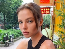 Алеся Кафельникова: «Рожала в Москве, а должна была в Париже!»
