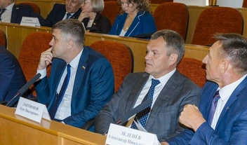 Источник: Законодательное Собрание Оренбургской области / Владимир Жидов