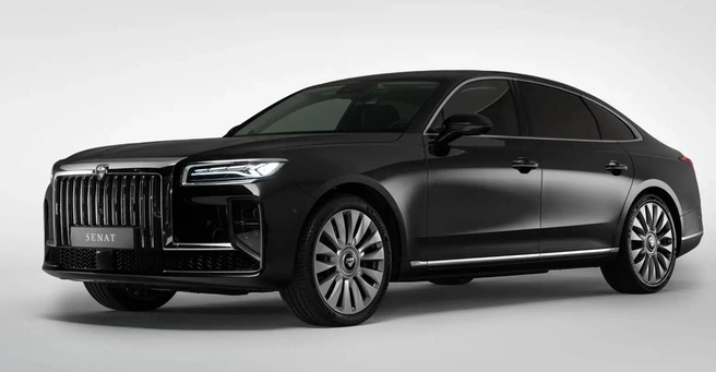 Отличий от исходного Hongqi H9 немного, но дизайн фронтальной части слегка изменили и убрали красную полосу на капоте — символ красного знамени бренда Hongqi | Источник: пресс-служба Senat