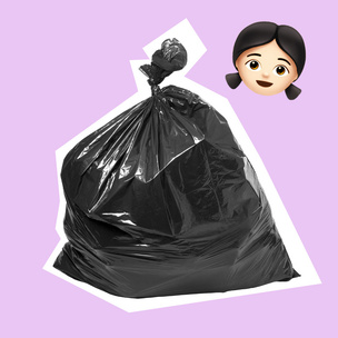 Для любителей экономить: блогер сделала платье из мусорных мешков