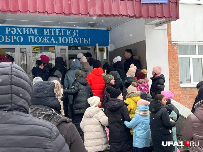 В холле дежурили силовики | Источник: Андрей Бирюков / UFA1.RU