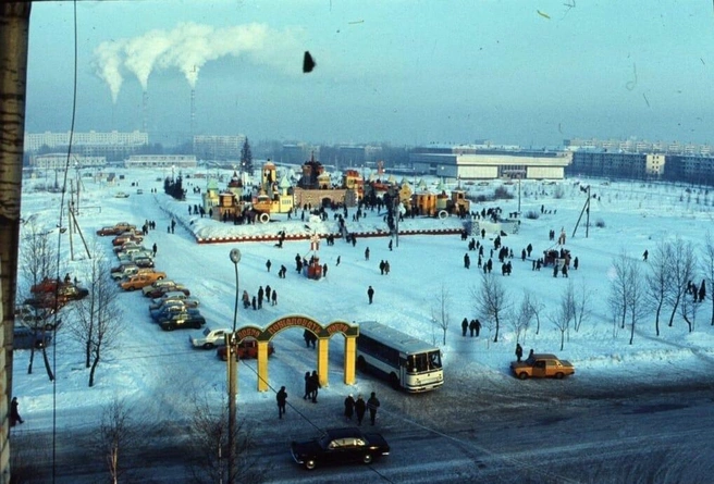 Наступил новый, 1985 год. Каждый верил, что он обязательно принесет что-то очень хорошее | Источник: Тюмень (старые фото) / Vk.com