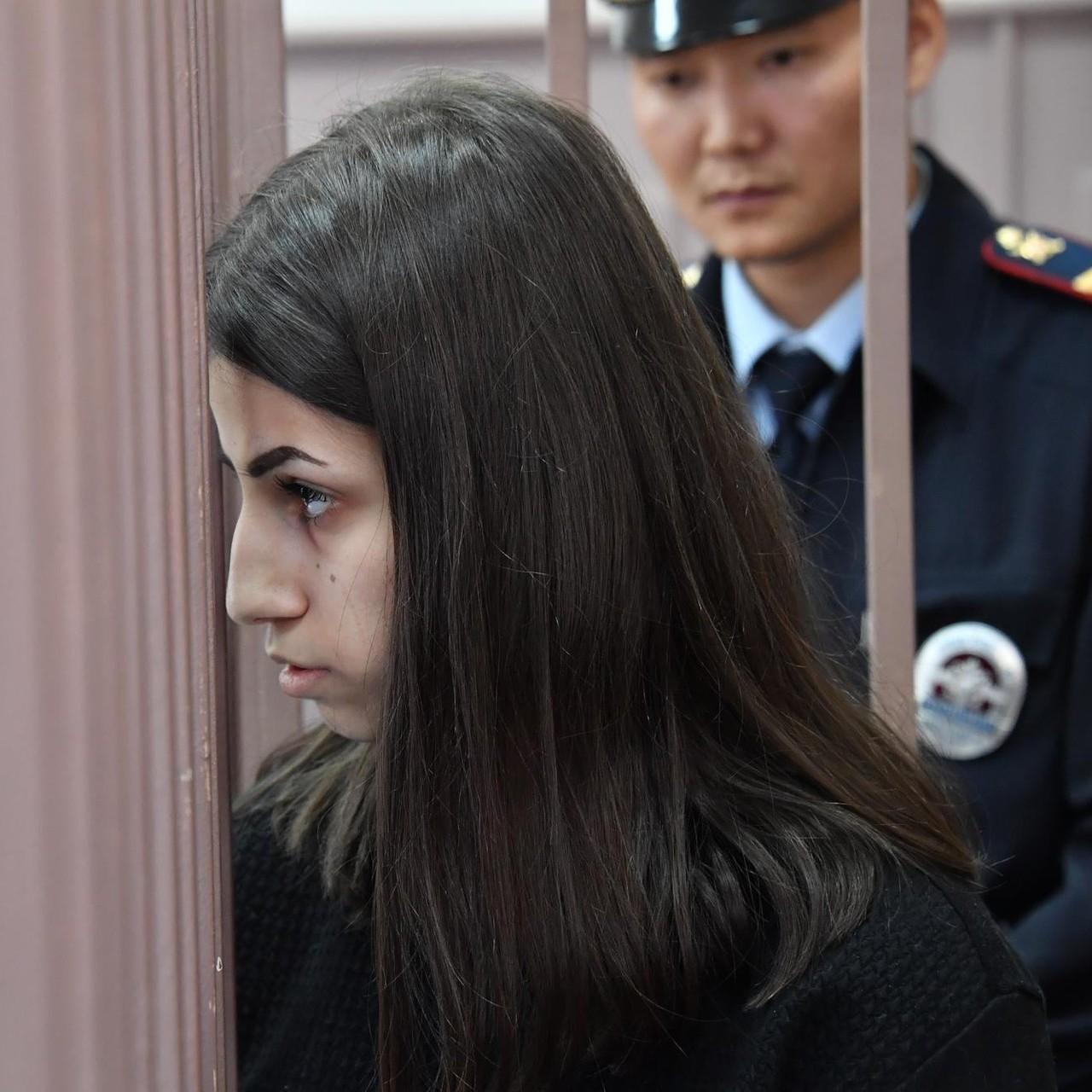 «Девушки были передопрошены»: из-за чего следствие вновь вернулось к делу сестер Хачатурян, убивших отца-тирана 8 лет назад