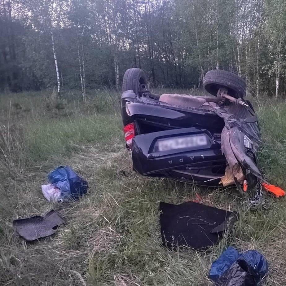 Две 13-летние девочки погибли, третья — в больнице: страшная авария в Подмосковье