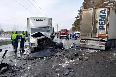 Truck Crash Kills Man Near Tyumen; Wife Fights Cancer