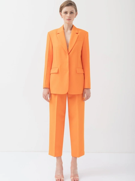 Костюм LimeЦена: 15 998 руб.Где купить: lime-shop.ru