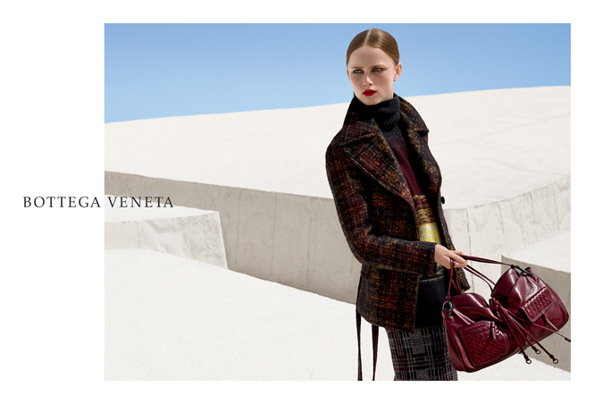 На руинах Джибеллины: новая кампания Bottega Veneta