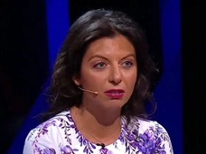 Симоньян: «Нет сил читать хамоватые диалоги о моих декольте и помаде. Я ношу то, что любил и любит мой муж!»