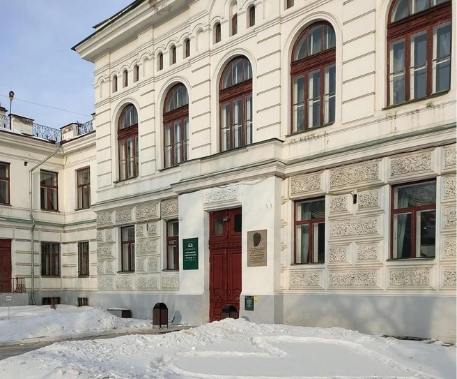 Раньше таблички были хорошо видны | Источник: «Серебряные экскурсоводы Красноярья» / Vk.com