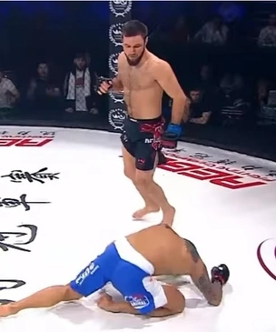 Красивый нокаут российского бойца MMA с разворота в первом раунде (видео)