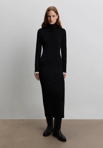 10 трикотажных платьев, которые заменят весь зимний гардероб