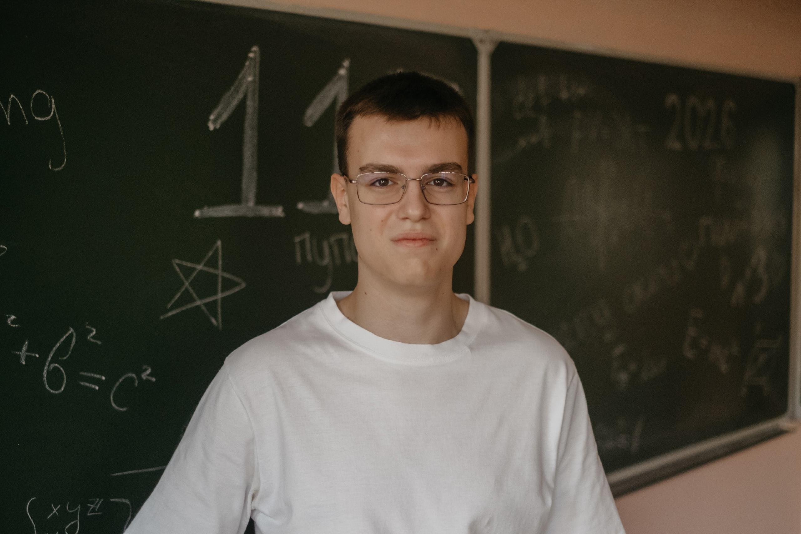 «В математике был больше всего уверен»: выпускник рассказал, как исправил 298 баллов за ЕГЭ на 300 и поступил в престижный вуз